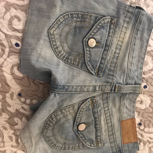 Size 26 blue jeans True Religion shorts - Picture 3 of 8